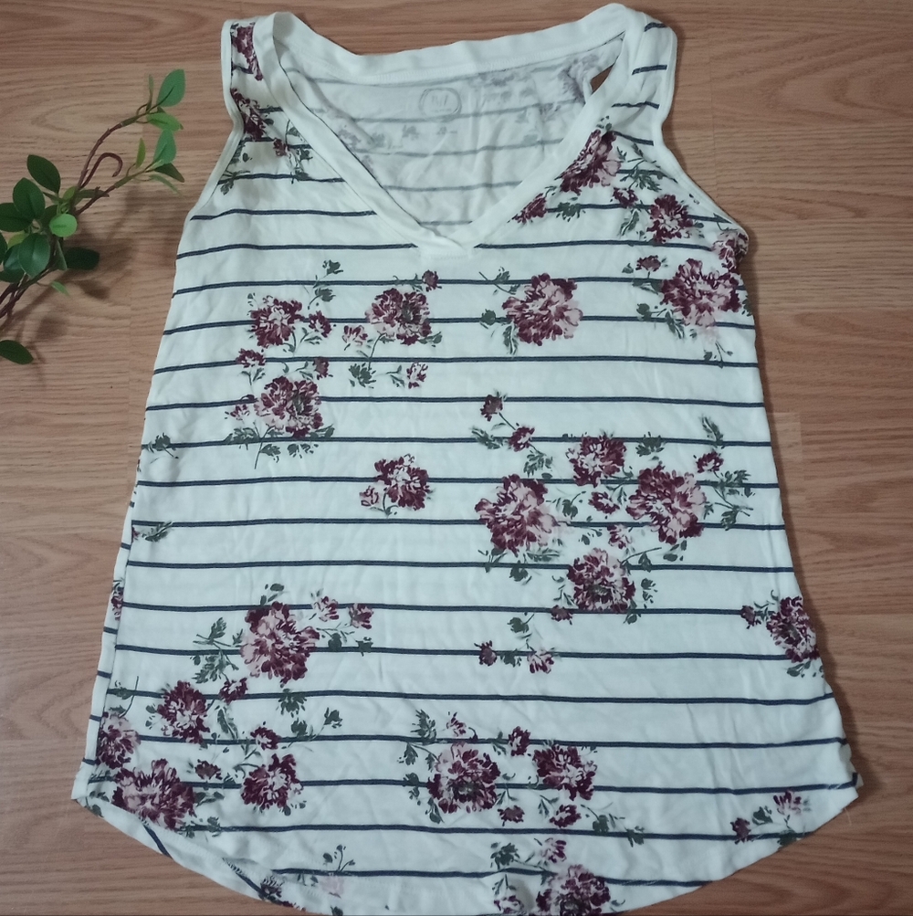 Maurices Women's White Striped Floral V-Neck Tank Top Size XS